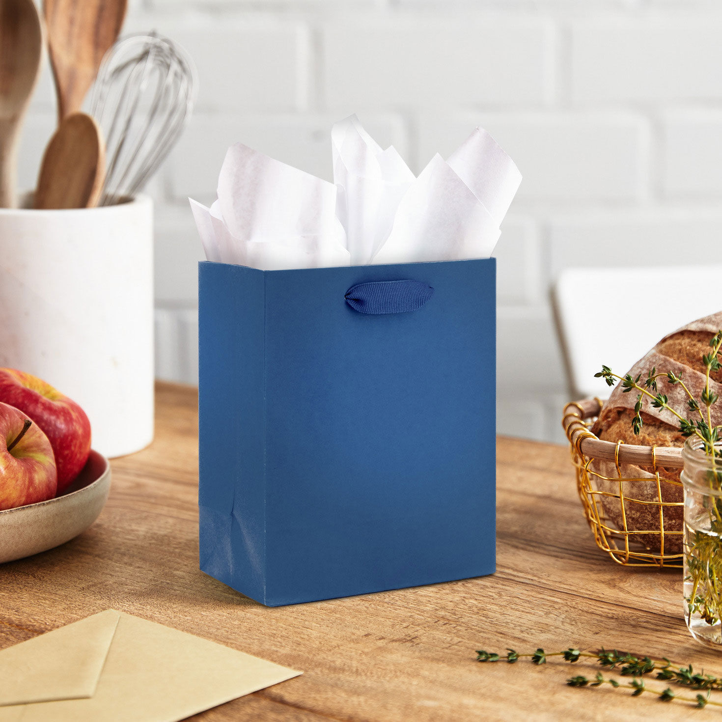 7432-6-5-solid-navy-blue-small-gift-bag-2.jpg 6.5" Solid Navy Blue Small Gift Bag